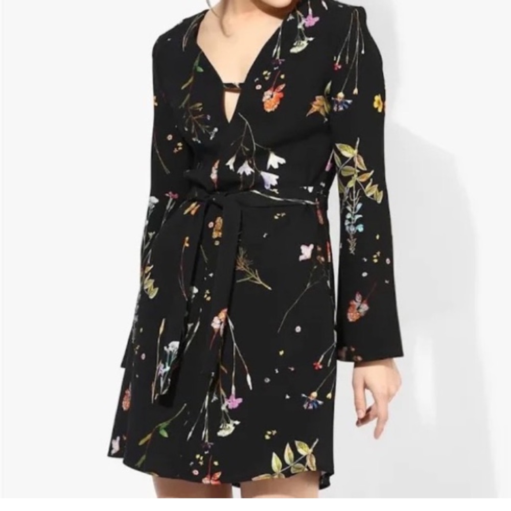 TOP-SHOP BELTED BLACK FLORAL DRESS 😍